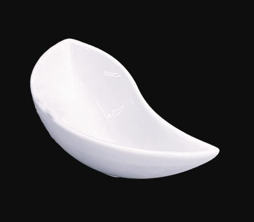 5.75" Leaf-Shaped Porcelain Dish – 3.5 oz | Item #57254