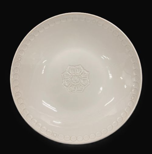 9.25" Beige Flower Plate - Item #66553