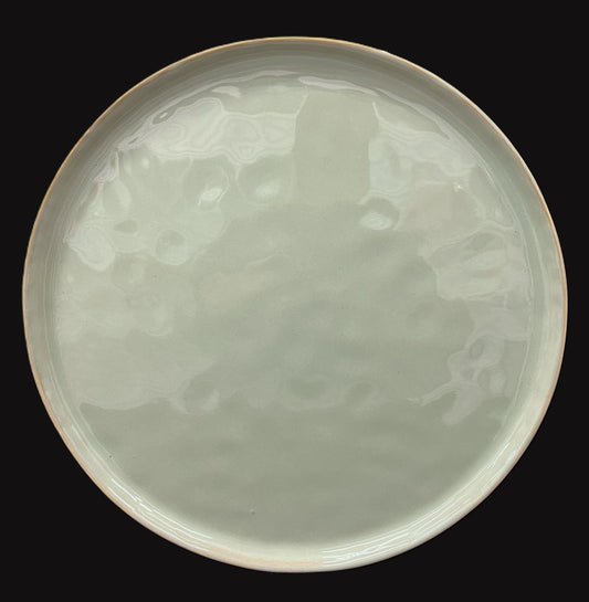 10.5 INCH LIGHT OLIVE GREEN HAMMERED DINNER PLATE Item # 67574