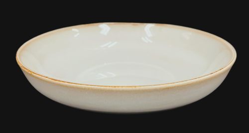 8.5 GLOSY IVORY BOWL WITH RUSTIC RIM Item #67956
