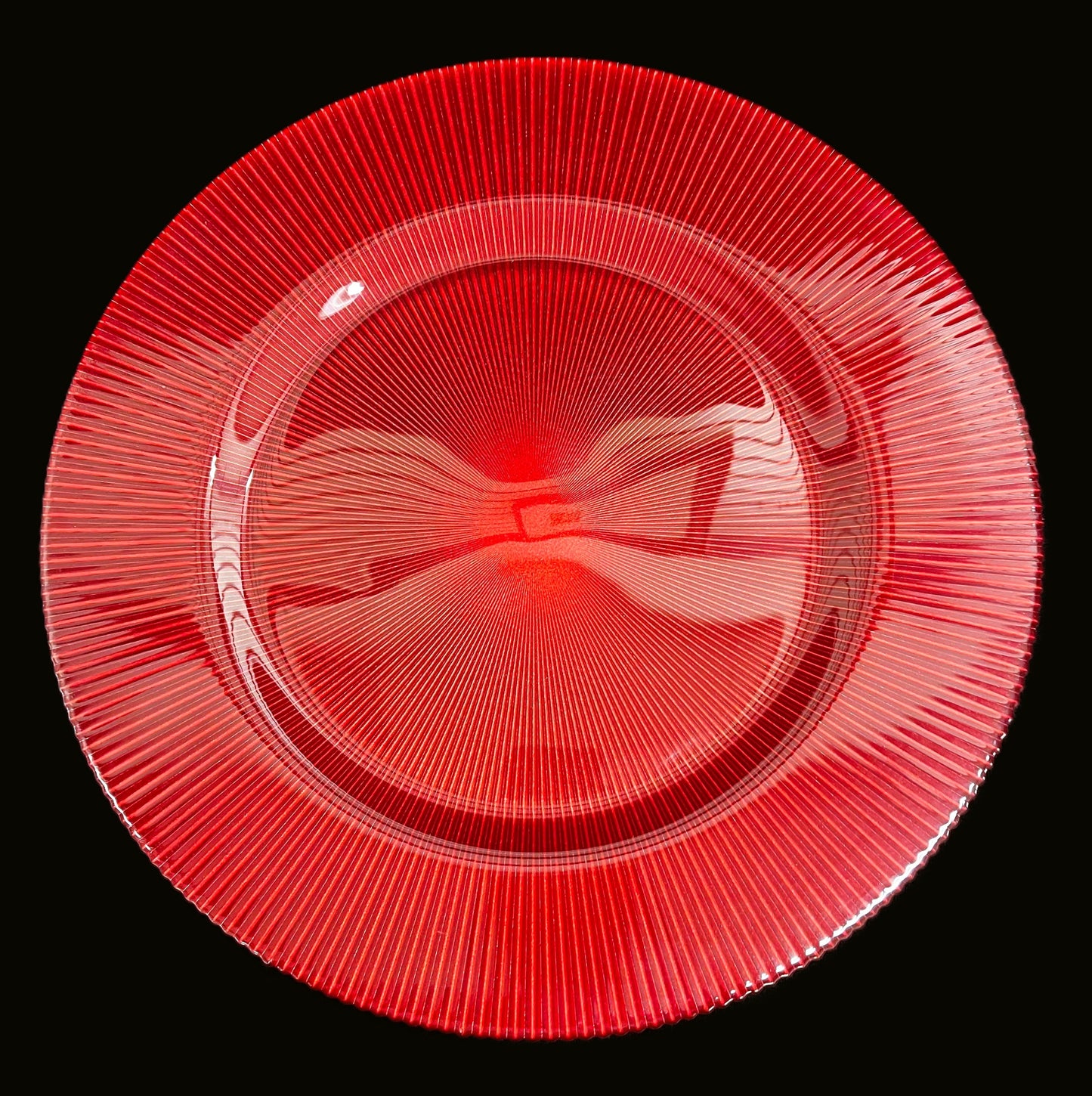 13" Holiday Crimson Glass Charger - Item #68261